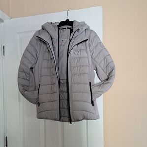 Bernardo Soft & Lightweight Jacket Size Medium